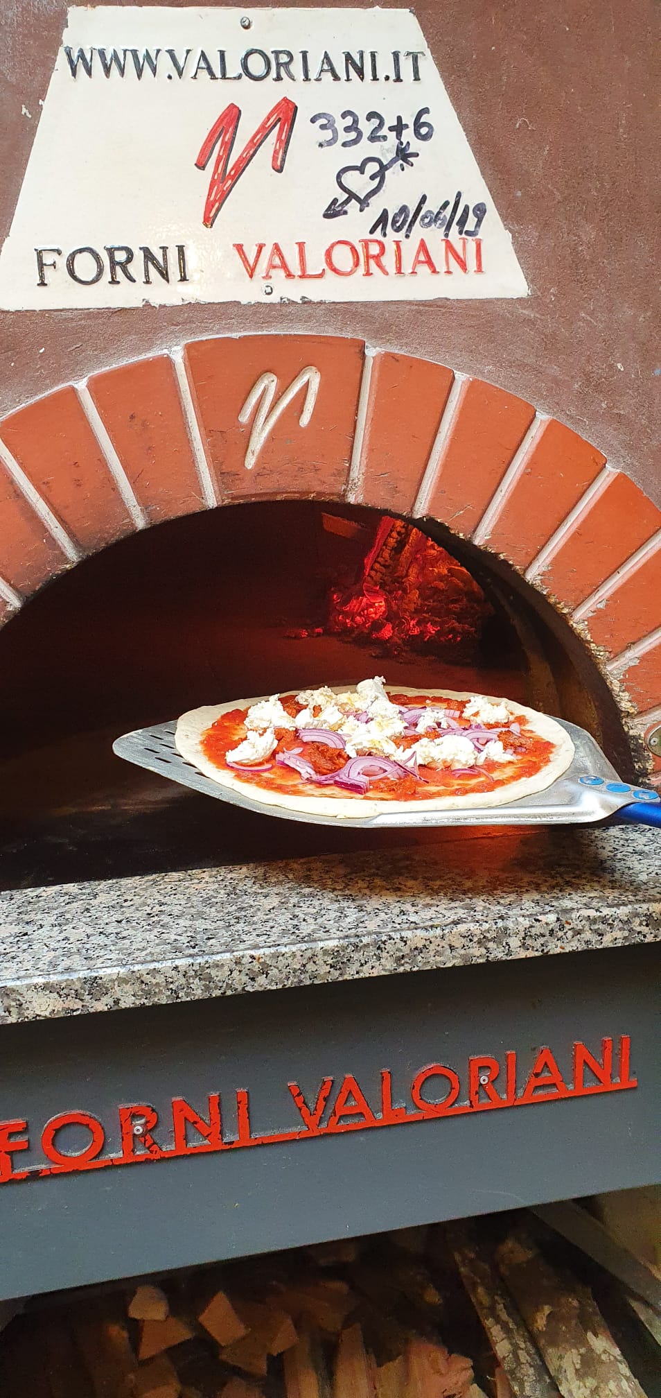 pizza nel forno a legna affe di bacco firenze